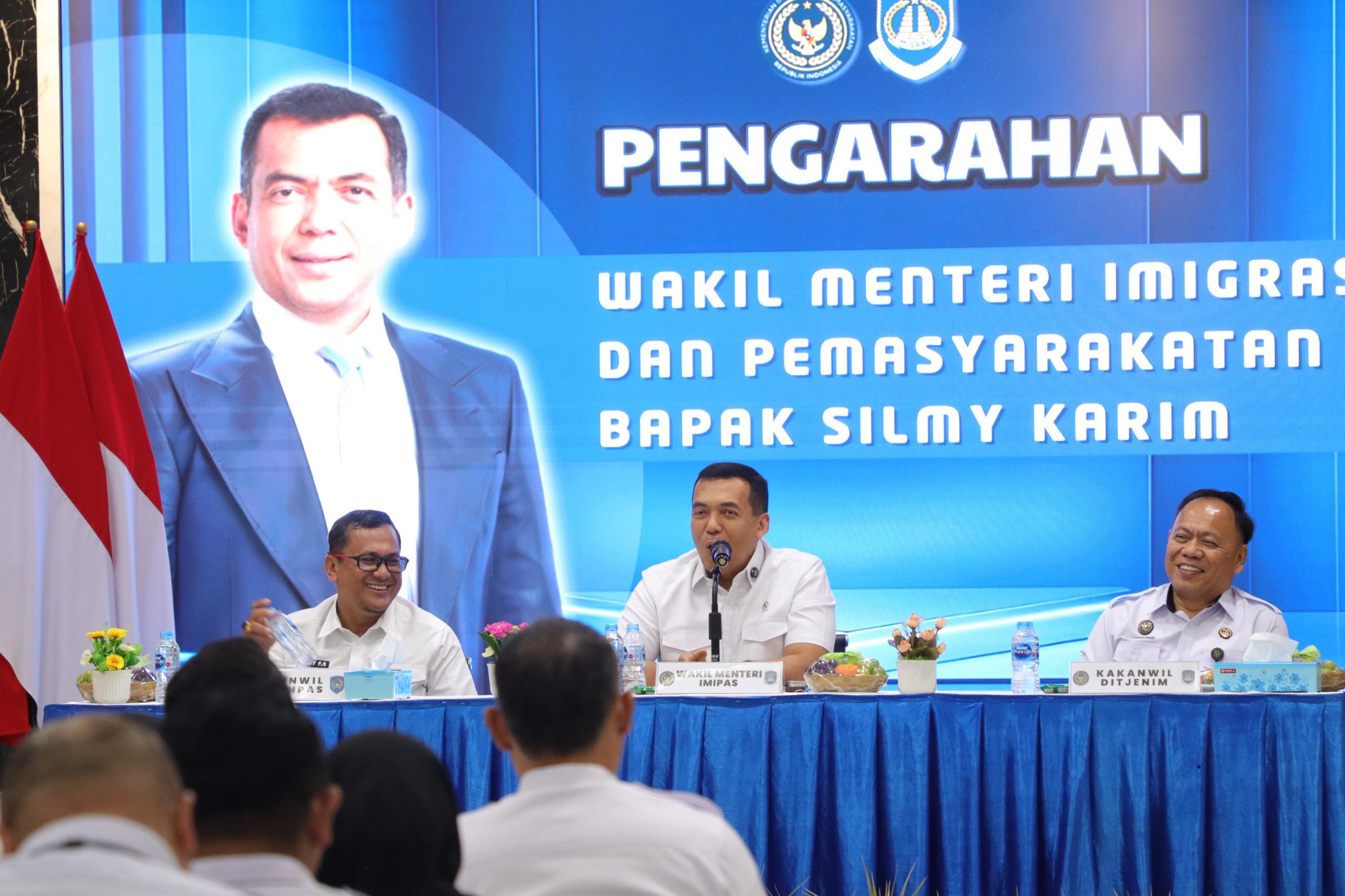 Pengarahan Wamen Imipas untuk Imigrasi Sulsel : Pentingnya kontribusi setiap pegawai dalam membesarkan Instansi
