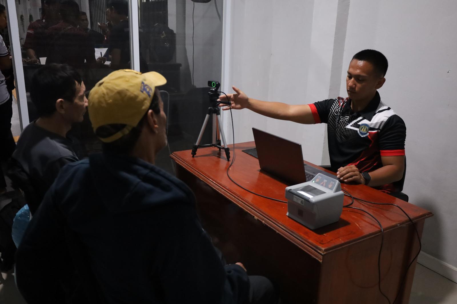 Dua WNA Asal Aljazair dan Kazakhstan Kini Didetensi di Rudenim Makassar