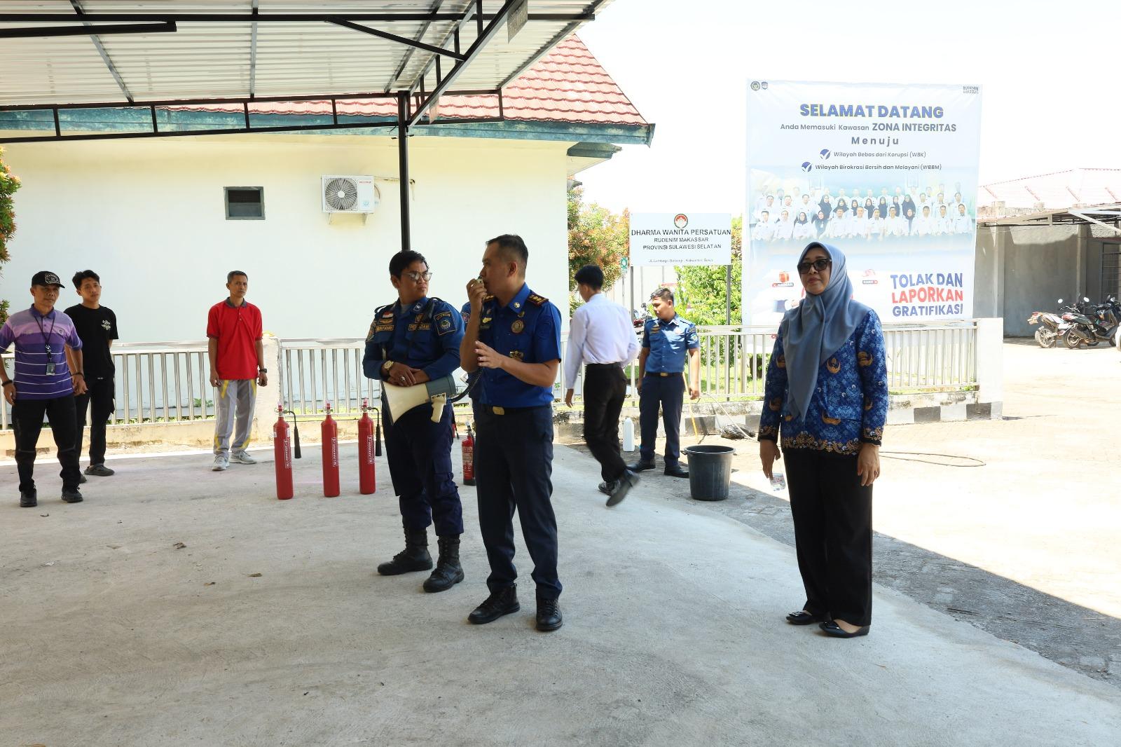 Rudenim Makassar Perkuat Kesiapsiagaan Darurat Melalui Pelatihan APAR dan Manajemen Keselamatan Kebakaran Gedung
